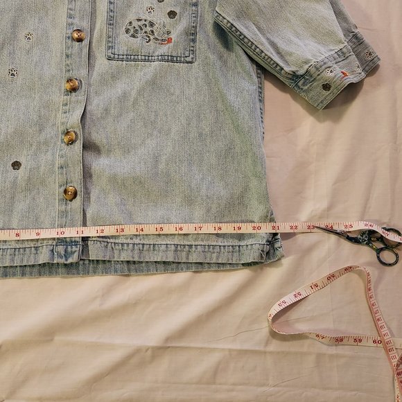 Christopher & Banks Embroidered Cats Light Wash Denim Shacket Size Medium - Picture 11 of 12